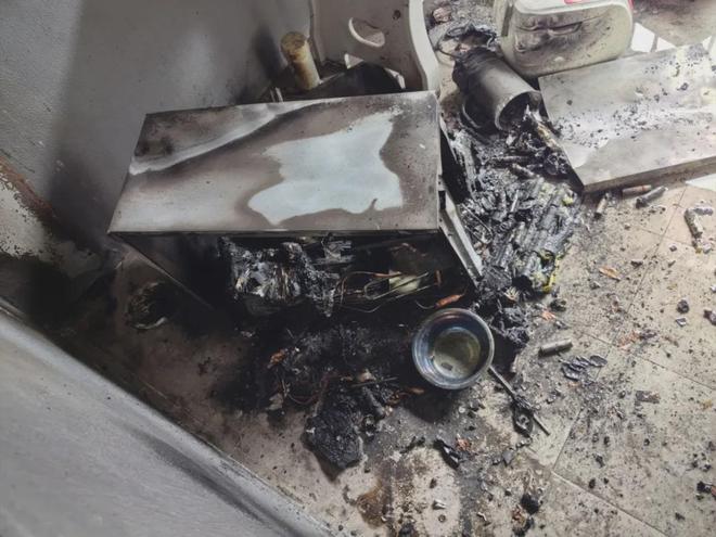 ！起火原因是每个家庭都要警惕！龙8国际唯一江门一村屋发生火灾